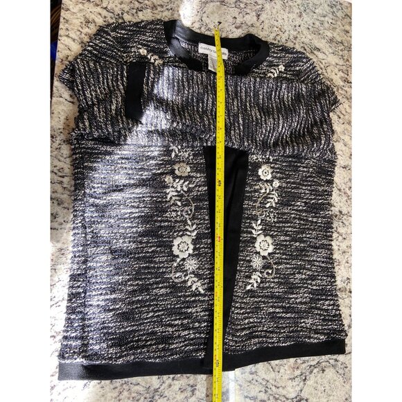 Cathy Daniels Floral Cardigan M  Black White Embroidered Knit Cottagecore Career - Picture 8 of 10